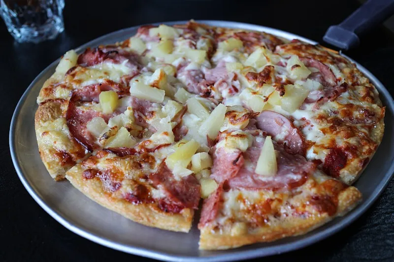 Ananas sur la pizza, bien cuit, sauce à part : sept « crimes » qu'on arrête de vous faire porter
